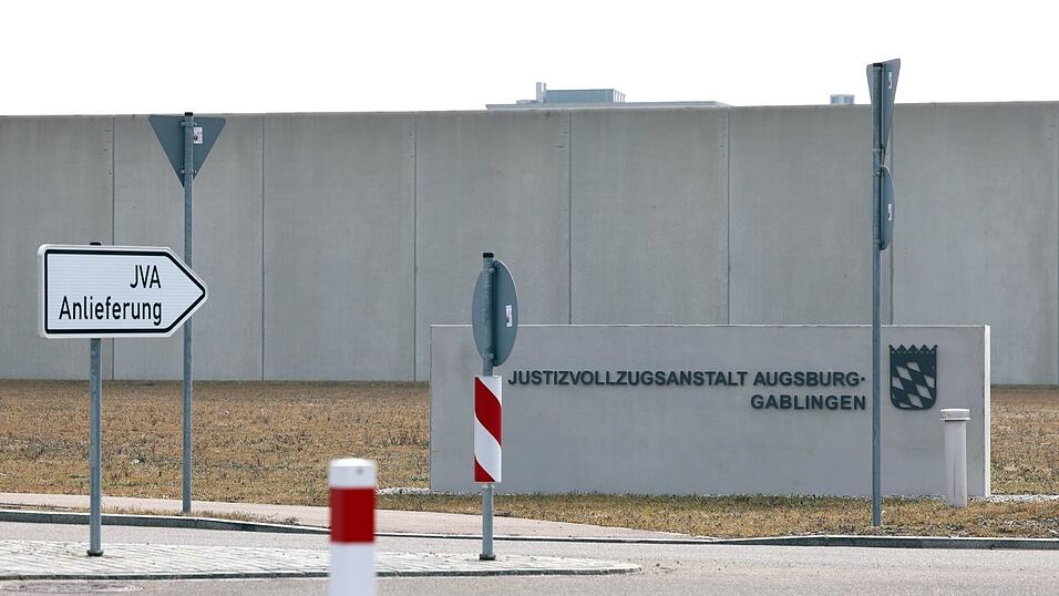 Gegen weitere Mitarbeiter des Augsburger Gef&auml;ngnisses wurde Anklage erhoben. (Archivbild)