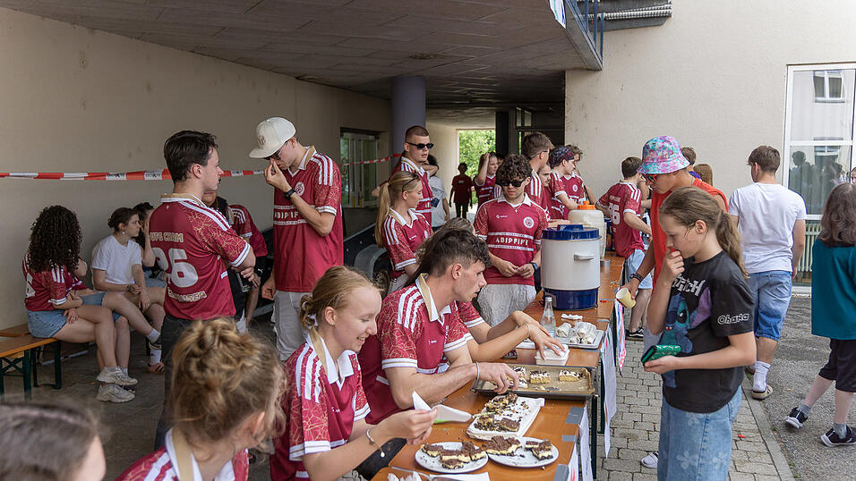 Auch für die kulinarische Verpflegung ist bestens gesorgt. Auch für die kulinarische Verpflegung ist bestens gesorgt.