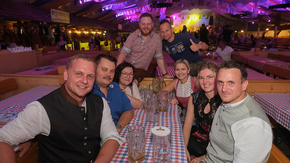 Die Partybilder vom Dienstag, 15. August 2023, aus dem Festzelt Reisinger. Die Partybilder vom Dienstag, 15. August 2023, aus dem Festzelt Reisinger.