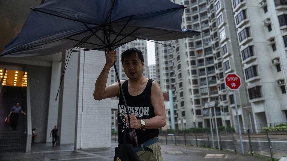 In Hongkong galt die höchste Taifun-Warnstufe. In Hongkong galt die höchste Taifun-Warnstufe.