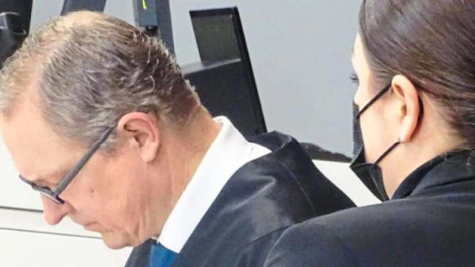 18 Monate Gef&auml;ngnis mit Bew&auml;hrung: Wegen Totschlags durch Unterlassen hatte die 29-J&auml;hrige vor dem Amberger Schwurgericht gesessen, hier zusammen mit ihrem Verteidiger J&ouml;rg Meyer.