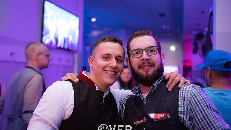 Auch am zweiten Volksfestfreitag schauten viele G&auml;ste im Overtime vorbei.