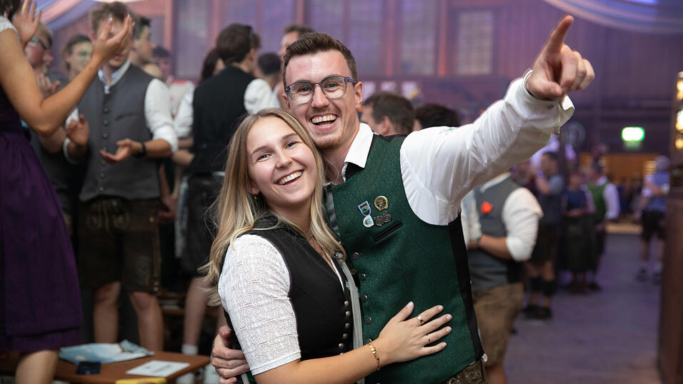 Die Partybilder vom Sonntag, 17. August, aus dem Festzelt Wenisch. Die Partybilder vom Sonntag, 17. August, aus dem Festzelt Wenisch.