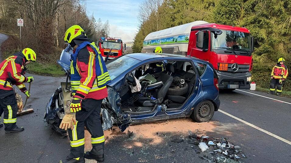 Schwer beschädigt: Die Mercedes B-Klasse.