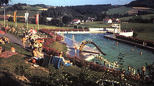 So präsentiert sich das 1961 eingeweihte Freibad in Viechtach bis 1978. So präsentiert sich das 1961 eingeweihte Freibad in Viechtach bis 1978.