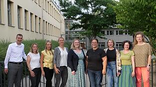 Die neugegründete Vorstandschaft des Fördervereins der Grund- und Mittelschule Ergolding zusammen mit dem Schirmherrn und Dritten Bürgermeister Sebastian Kraft. Die neugegründete Vorstandschaft des Fördervereins der Grund- und Mittelschule Ergolding zusammen mit dem Schirmherrn und Dritten Bürgermeister Sebastian Kraft.