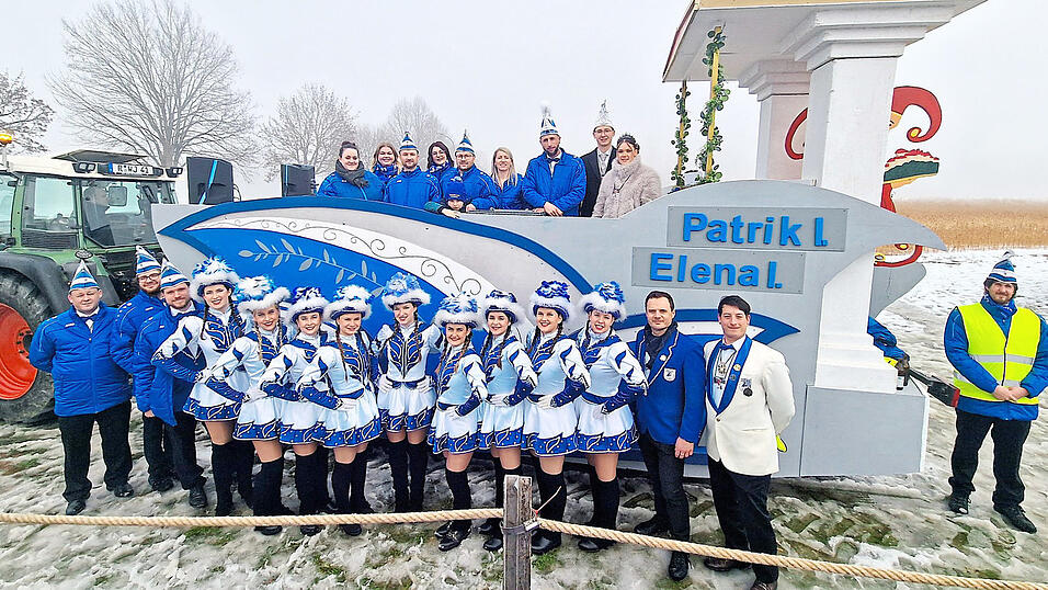 Die Faschingsgesellschaft Frohsinn Narradonia nimmt - unter anderem - mit ihrem Prunkwagen teil.