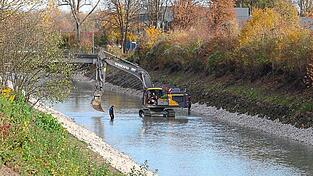 Mitte der vergangenen Woche waren im und am Kanal noch Bagger im Einsatz, wie hier im Bereich zwischen Lerchenstraße und Drosselweg.