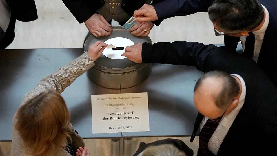 Merz hat eine knappe eigene &laquo;Kanzlermehrheit&raquo; erreicht.