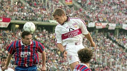 Thomas Schneider obenauf im Berliner Olympiastadion: Sein VfB Stuttgart holte 1997 letztmals den DFB-Pokal - mit einem 2:0-Sieg über Energie Cottbus. Am kommenden Samstag ist Schneider vor Ort, wenn sein Herzensverein den vierten Pokalsieg anvisiert.