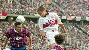Thomas Schneider obenauf im Berliner Olympiastadion: Sein VfB Stuttgart holte 1997 letztmals den DFB-Pokal - mit einem 2:0-Sieg über Energie Cottbus. Am kommenden Samstag ist Schneider vor Ort, wenn sein Herzensverein den vierten Pokalsieg anvisiert. Thomas Schneider obenauf im Berliner Olympiastadion: Sein VfB Stuttgart holte 1997 letztmals den DFB-Pokal - mit einem 2:0-Sieg über Energie Cottbus. Am kommenden Samstag ist Schneider vor Ort, wenn sein Herzensverein den vierten Pokalsieg anvisiert.