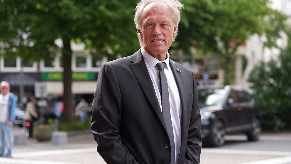 Moderator Gerhard Delling bei der Gedenkfeier.