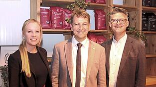 Stellvertretende CSU-Kreisvorsitzende Tanja Rieß, Bürgermeisterkandidat Christian Pröbst und Ortsvorsitzender Markus Straßberger.