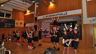 Die Tanzgruppe der Loizenkirchener Feuerwehr. Die Tanzgruppe der Loizenkirchener Feuerwehr.