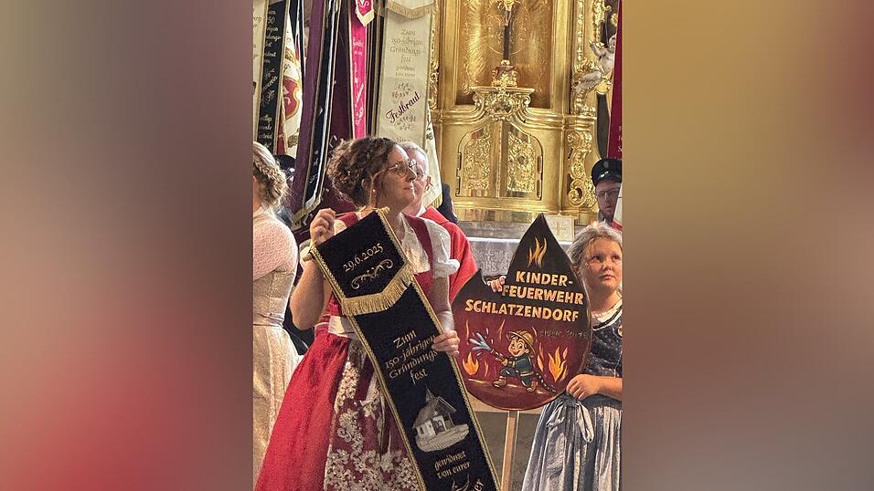 Festmutter Erna Vogl mit Band