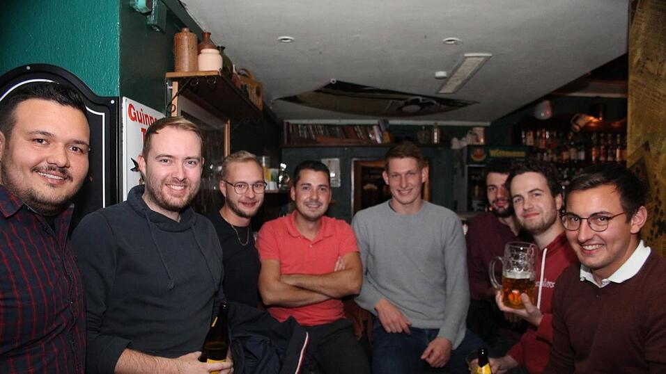 So wurde am Samstag, 23. Oktober, im Irish Pub in Landshut gefeiert - die Partybilder. So wurde am Samstag, 23. Oktober, im Irish Pub in Landshut gefeiert - die Partybilder.