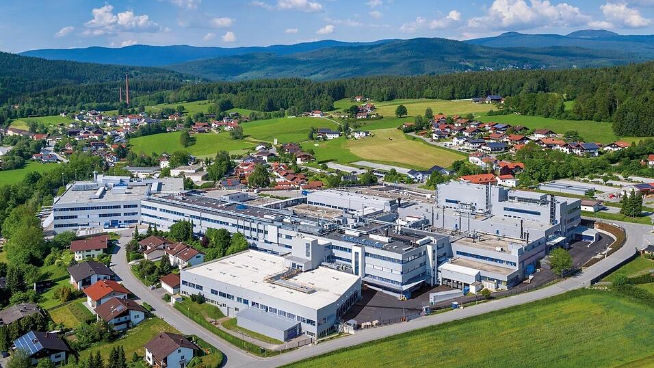 Die Firma Rohde & Schwarz wurde erneut ausgezeichnet. Die Firma Rohde & Schwarz wurde erneut ausgezeichnet.