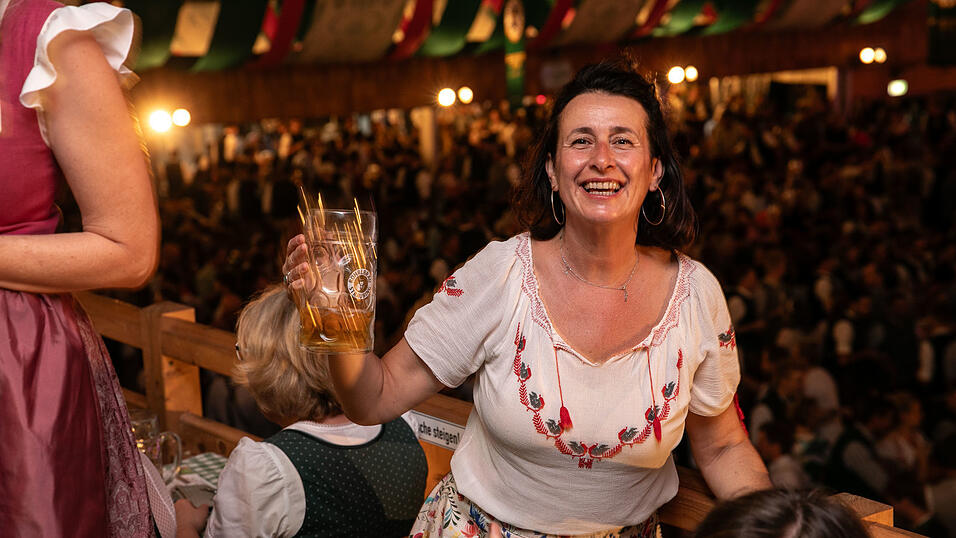 Die Partybilder vom Sonntag, 17. August, aus dem Festzelt Weckmann. Die Partybilder vom Sonntag, 17. August, aus dem Festzelt Weckmann.