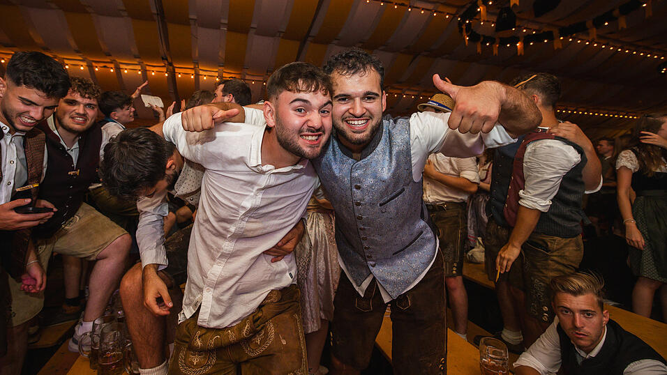Die Partybilder vom Donnerstag, 15. August, aus dem Festzelt Nothaft. Die Partybilder vom Donnerstag, 15. August, aus dem Festzelt Nothaft.