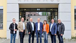 Das Team für die erneute Kanidatur: Wolfgang Jester (v. l.), Gerhard Haas, Hans Weichselgartner, Martin Hiergeist, Diana Königer, Sebastian Eder und Josef Salzberger