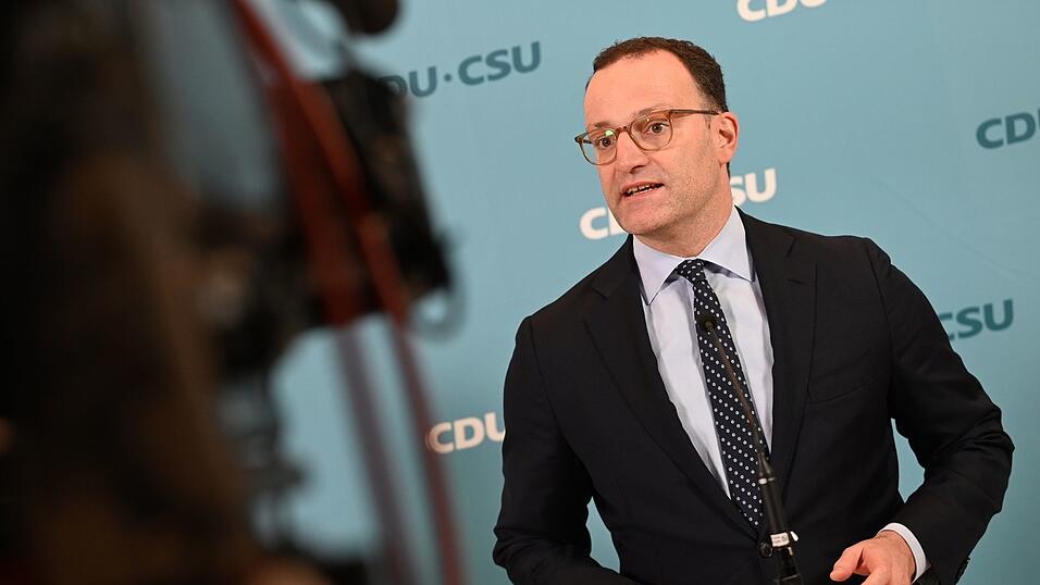 Unionsfraktionschef Jens Spahn zeigte sich am Nachmittag noch optimistisch. Unionsfraktionschef Jens Spahn zeigte sich am Nachmittag noch optimistisch.