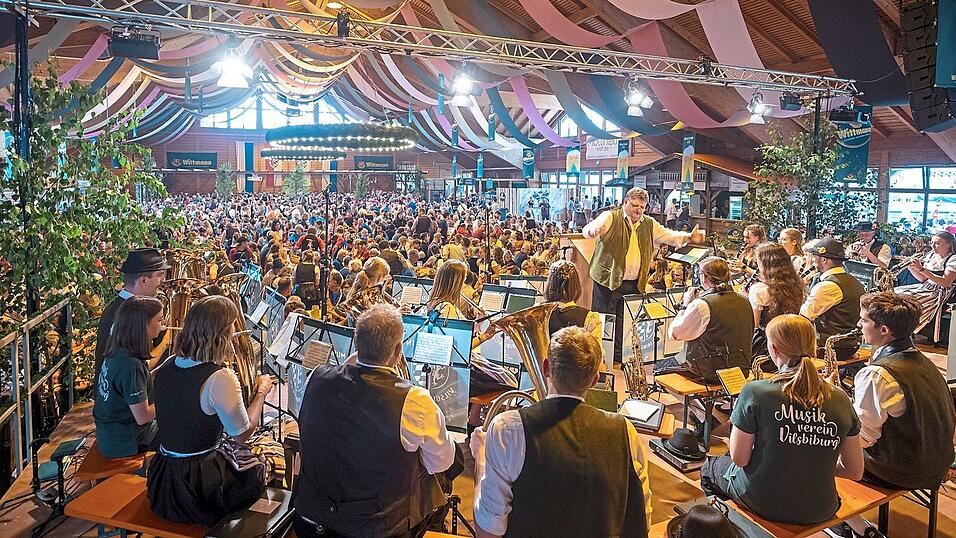 Das Volksfest ist in diesem Jahr bestens besucht gewesen. So soll es auch im Jubil&auml;umsjahr 2025 sein. Dann ist der neue Festwirt Thomas Reisinger am Zug.