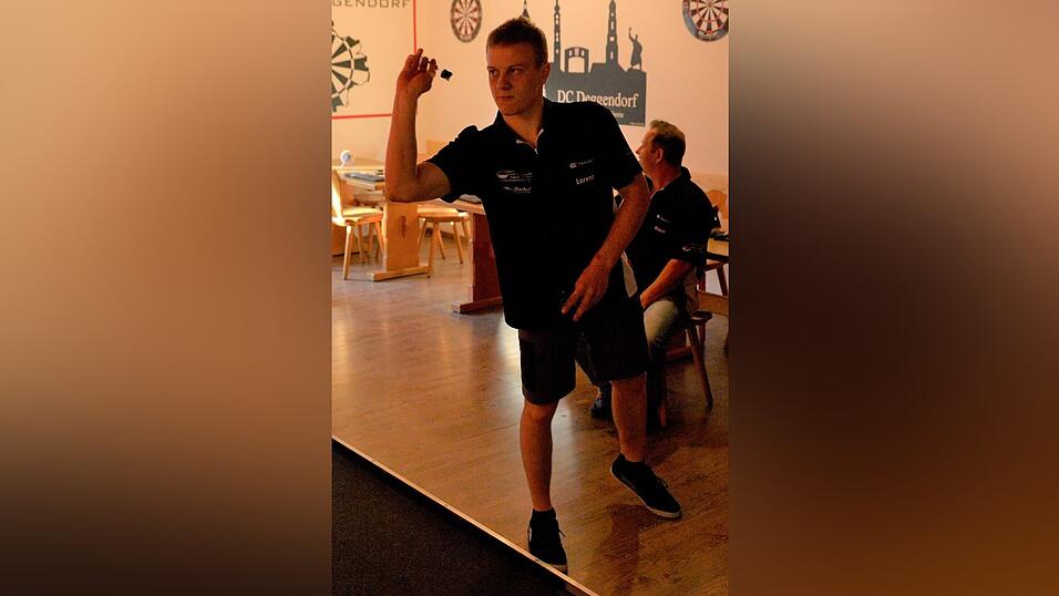 Ruhige Hand, kühler Kopf - beim Darts kommt es nicht nur auf das Werfen an.