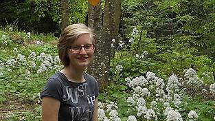 Katharina Wax (15) aus Niederaichbach gibt ihr Lieblingsrezept für einen guten Nudelsalat preis.