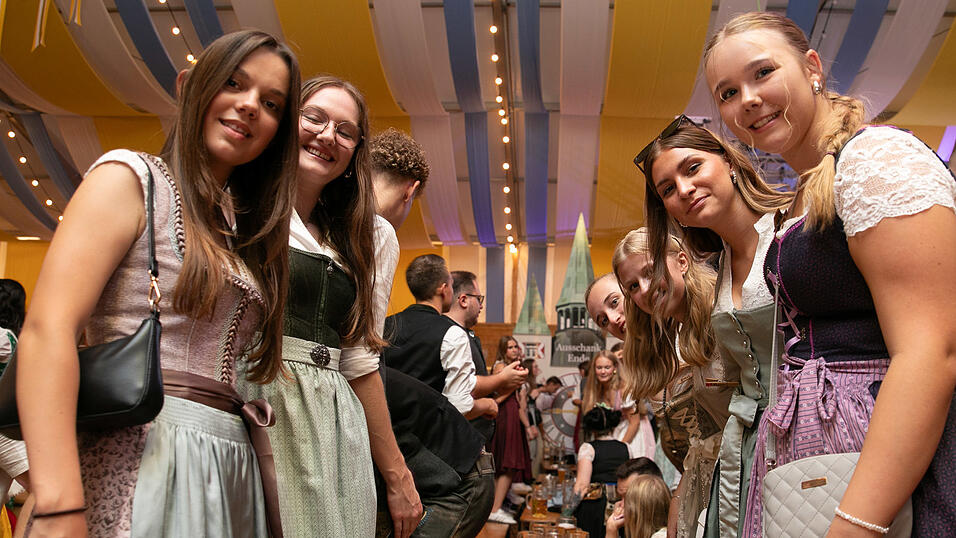 Die Partybilder vom Freitag, 8. August, aus dem Festzelt Reisinger. Die Partybilder vom Freitag, 8. August, aus dem Festzelt Reisinger.