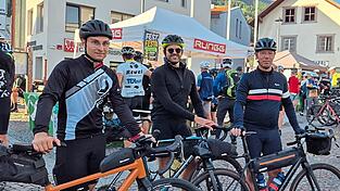 Die drei Sportler aus Geisenhausen: (von links) Andreas Wolker, Christian Gleißner und Dominique Riedl. Die drei Sportler aus Geisenhausen: (von links) Andreas Wolker, Christian Gleißner und Dominique Riedl.
