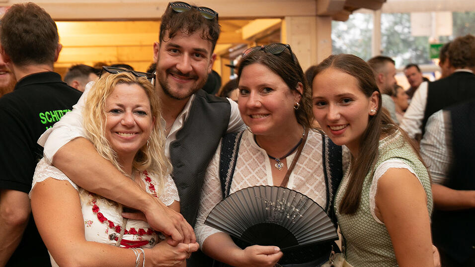 Die Partybilder vom Samstag, 16. August, aus dem Festzelt Reisinger. Die Partybilder vom Samstag, 16. August, aus dem Festzelt Reisinger.