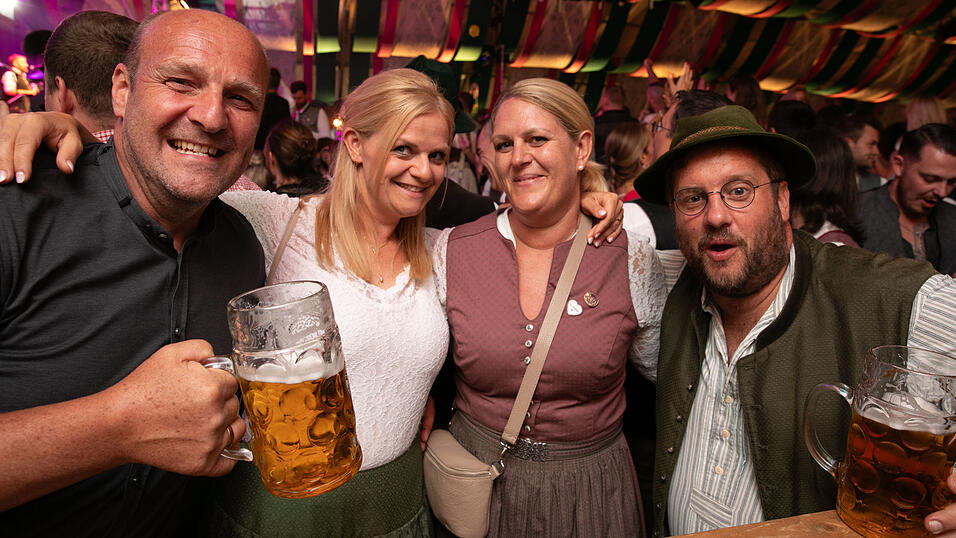 Die Partybilder vom Sonntag, 17. August, aus dem Festzelt Weckmann. Die Partybilder vom Sonntag, 17. August, aus dem Festzelt Weckmann.