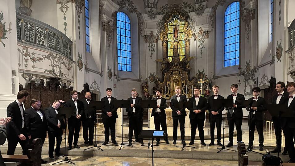 Das Renner Ensemble unter der Leitung von Kirchenmusiker Alexander Feih, war in Viechtach zu Gast.
