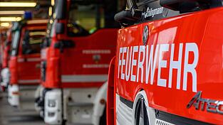 Die Berufsfeuerwehr und 17 freiwillige Feuerwehren waren im Einsatz gegen die Wassermassen. (Symbolbild)