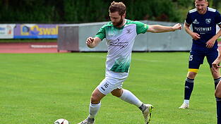 Die Deggendorfer um ihren langjährigen Defensivakteur Florian Garhammer wollen in Röhrnbach den Einzug ins Kreispokal-Halbfinale schaffen.