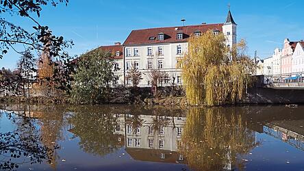 Nach der Kommunalwahl am 8. März steht fest, wie sich der neue Stadtrat zusammensetzt. Schon jetzt ist klar, dass im Rathaus getagt wird. KWG und SPD treten auf einer gemeinsamen Liste an. Nach der Kommunalwahl am 8. März steht fest, wie sich der neue Stadtrat zusammensetzt. Schon jetzt ist klar, dass im Rathaus getagt wird. KWG und SPD treten auf einer gemeinsamen Liste an.