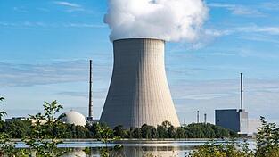 Seit des Ukraine-Kriegs ist in Deutschland die Debatte &uuml;ber die zuk&uuml;nftige Energieversorgung in vollem Gange. Die Forderung von Markus S&ouml;der (CSU), das Atomkraftwerk l&auml;nger laufen zu lassen, wurde abgelehnt. (Symbolbild)