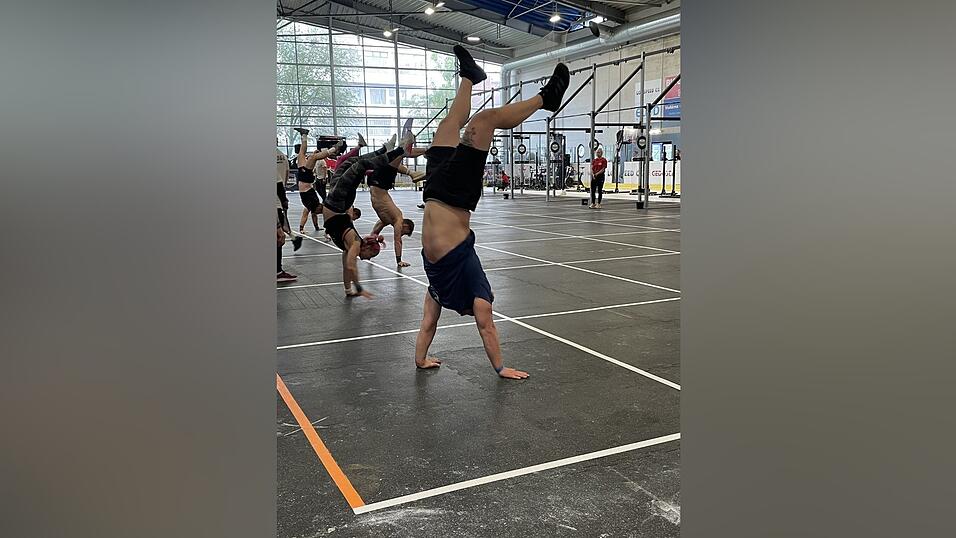 Eine Disziplin: im Handstand gehen