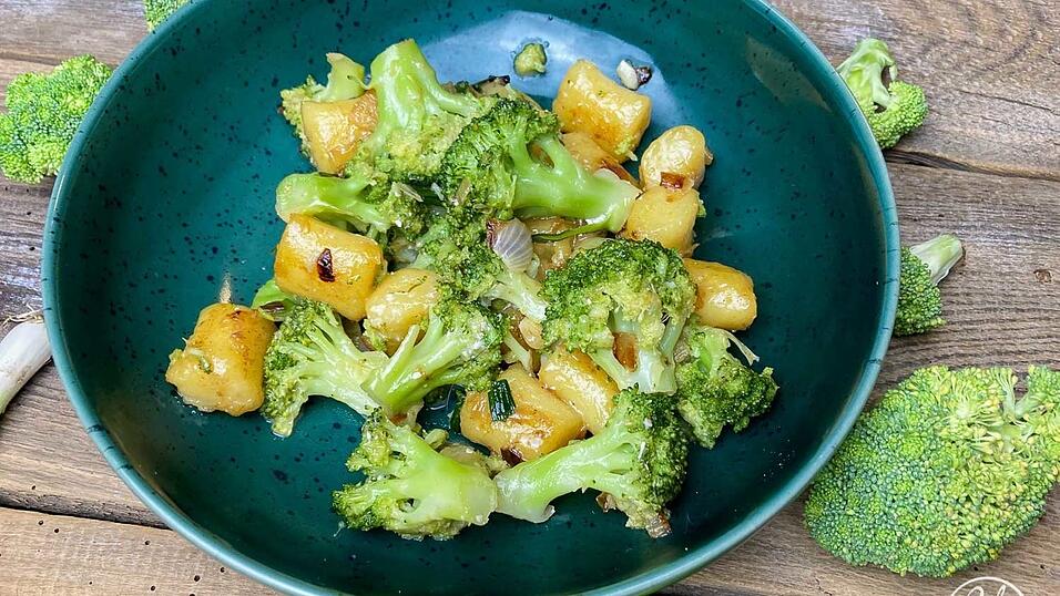 Die Brokkoli-Saison geht bis in den Oktober. Grund genug, sich die leckeren Brokkoli Gnocchi zuzubereiten.