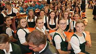 Eine gute Stimmung herrschte bei den Besuchern im Festzelt.