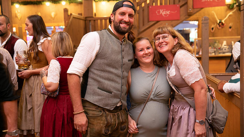 Die Partybilder vom Donnerstag, 14. August, aus dem Festzelt Krönner. Die Partybilder vom Donnerstag, 14. August, aus dem Festzelt Krönner.