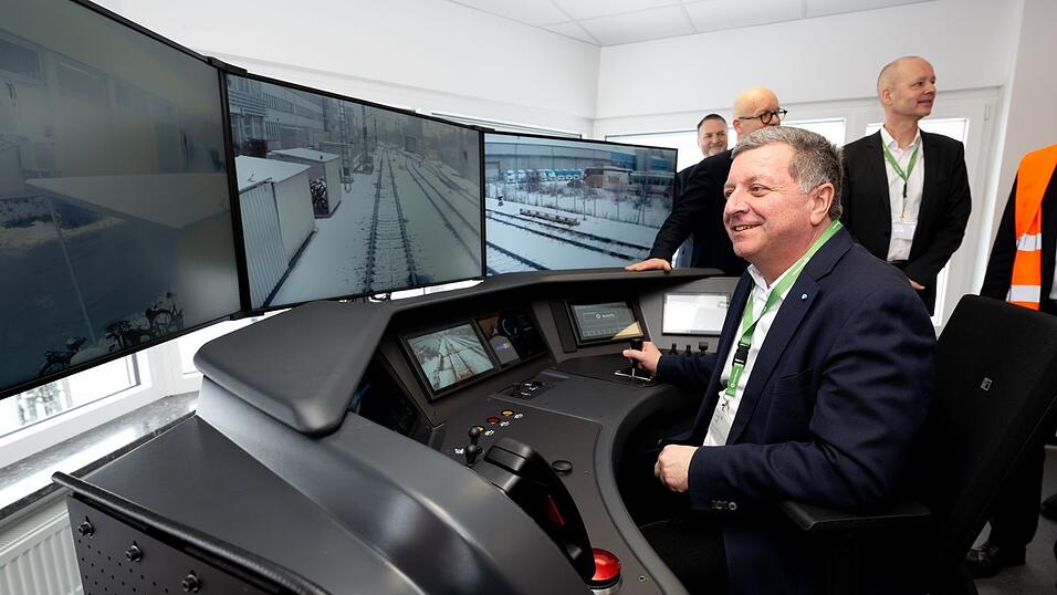 Zum anderen sorgt die Fernbedienung aus dem «Remote Operation Center» heraus für größere Effizienz. Zum anderen sorgt die Fernbedienung aus dem «Remote Operation Center» heraus für größere Effizienz.