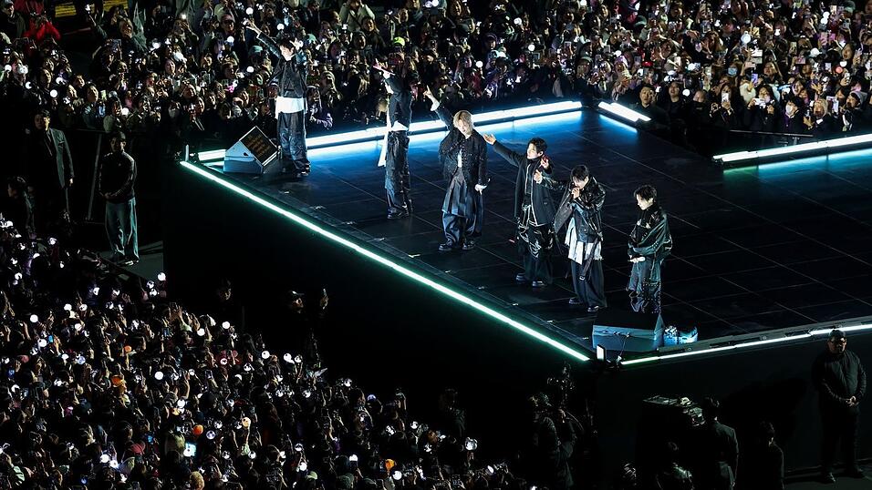 Die &laquo;Army&raquo; jubelte der Band zu.