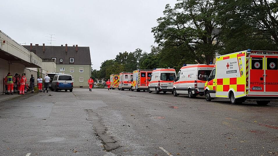 Durch ein Feuer in einer Lagerhalle der Brandt-Schokoladenfabrik in Landshut ist laut Sch&auml;tzungen der Polizei ein Millionenschaden entstanden.