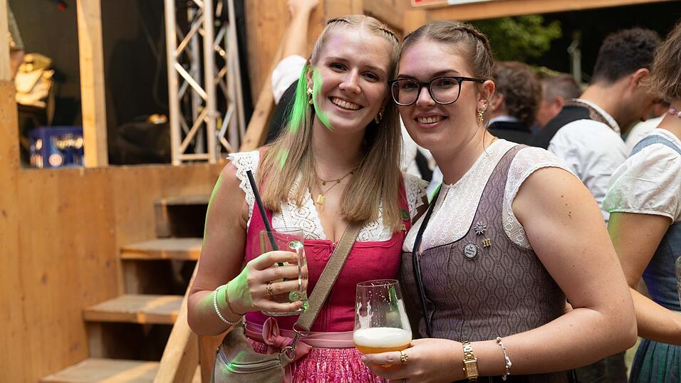 Die Partybilder vom Dienstag, 11. August, aus dem Festzelt Weckmann. Die Partybilder vom Dienstag, 11. August, aus dem Festzelt Weckmann.