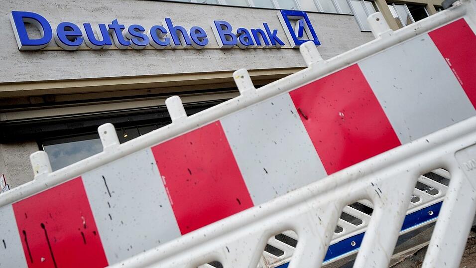 Deutsche Bank zieht Konsequenzen aus dem Umgang des Verbandes Familienunternehmer mit der AfD: Der Verband darf Räumlichkeiten der Bank in Berlin nicht mehr für seine Veranstaltungen nutzen. (Symbolbild) Deutsche Bank zieht Konsequenzen aus dem Umgang des Verbandes Familienunternehmer mit der AfD: Der Verband darf Räumlichkeiten der Bank in Berlin nicht mehr für seine Veranstaltungen nutzen. (Symbolbild)