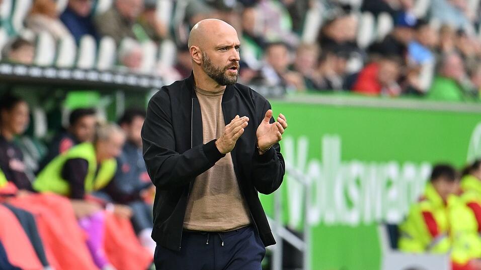 Außenseiter mit Wolfsburg: VfL-Trainer Stephan Lerch. (Archivbild) Außenseiter mit Wolfsburg: VfL-Trainer Stephan Lerch. (Archivbild)