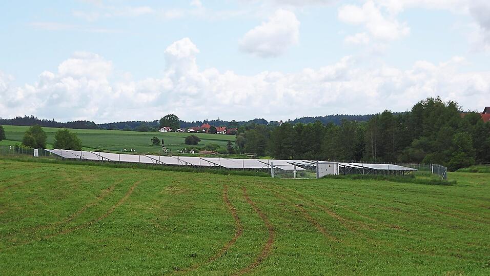 Blick von Josef Degenbecks Anwesen in Michlbach. Blick von Josef Degenbecks Anwesen in Michlbach.