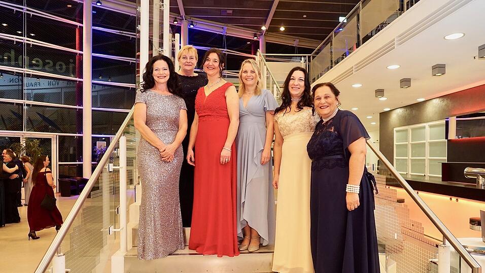 Mit dem SPD-Ball wurde am Samstag die Ballsaison in Straubing eröffnet. Mit dem SPD-Ball wurde am Samstag die Ballsaison in Straubing eröffnet.