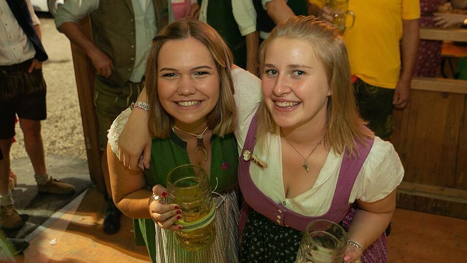 Am Dienstag spielte der Menzl im Festzelt Weckmann auf. Diese Blasmusikfreunde waren mit dabei.